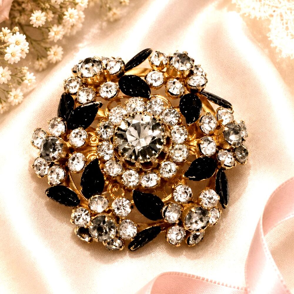 Vintage Gold Tone Rhinestone Flower Cluster Brooch